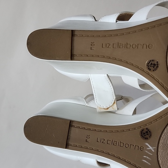Liz Claiborne White Wedge Sandals/ 1OM - Picture 12 of 12